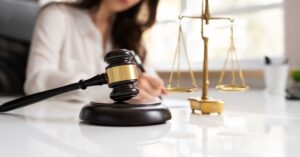 diferencia entre abogado y procurador