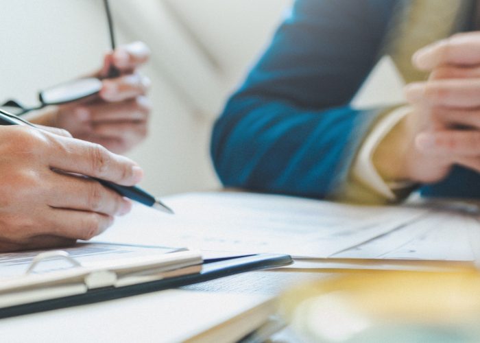 diferencia entre querella. denuncia y demanda