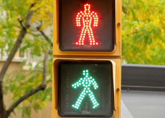 que pasa si peatón provoca accidente