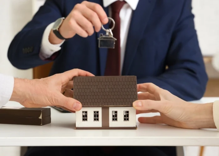 quien se queda la casa en divorcio